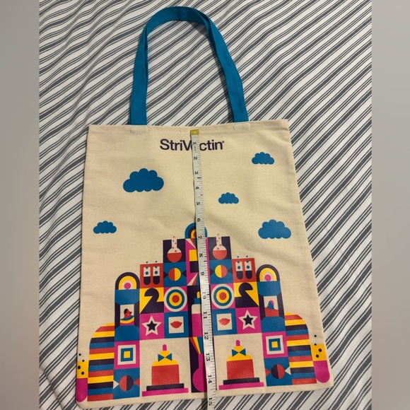 StriVectin Handbags - StriVectin Geometric Canvas Tote